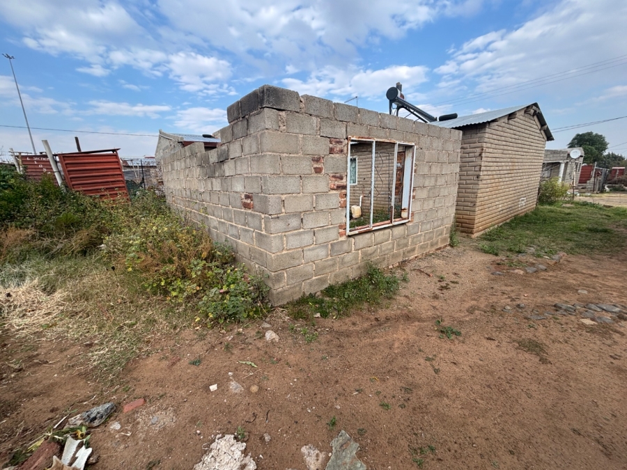 2 Bedroom Property for Sale in Boiki Mothohi Free State